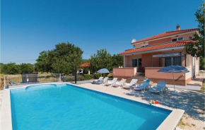 Nice Home In Dugopolje With Outdoor Swimming Pool